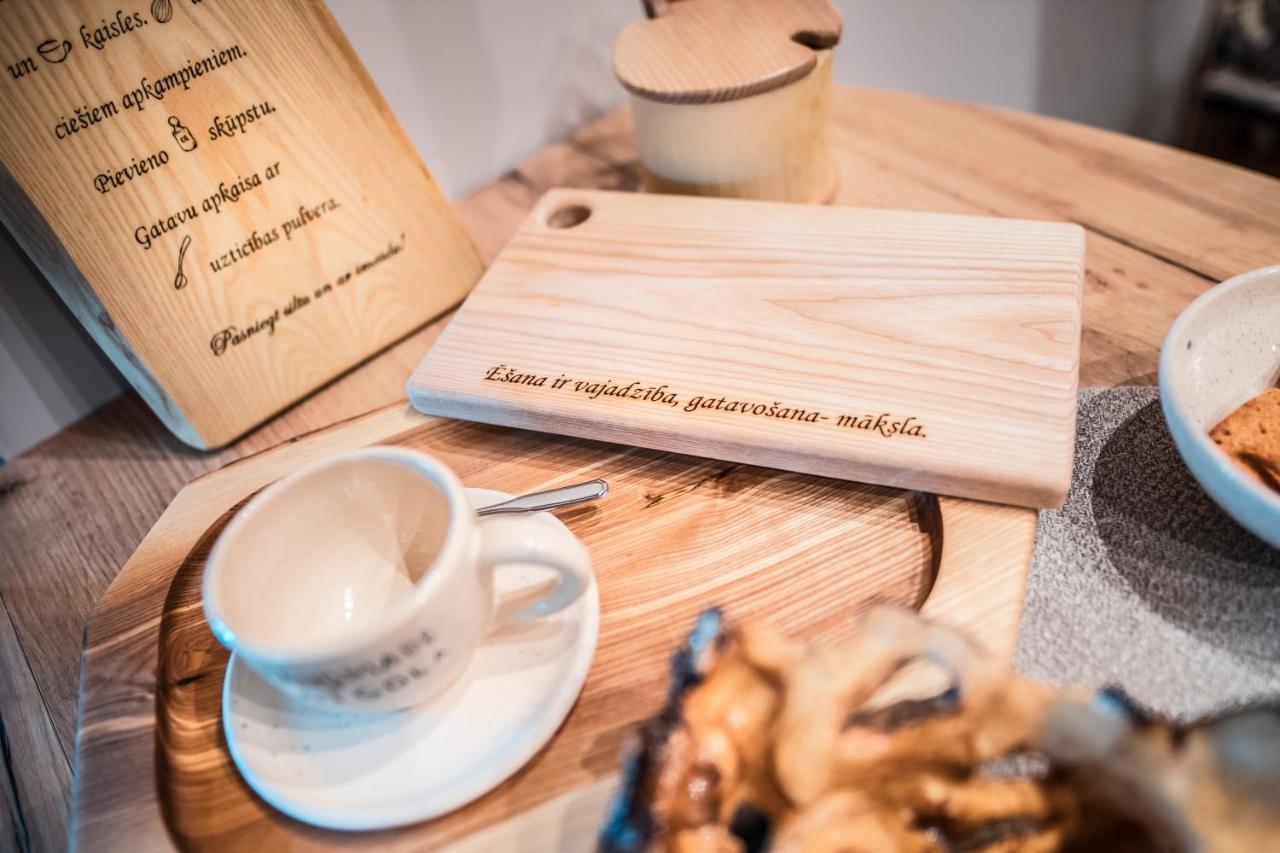 Handmade Latgola - Vairak Ka Vienkarsi "Naktsmitne" Līvāni Esterno foto